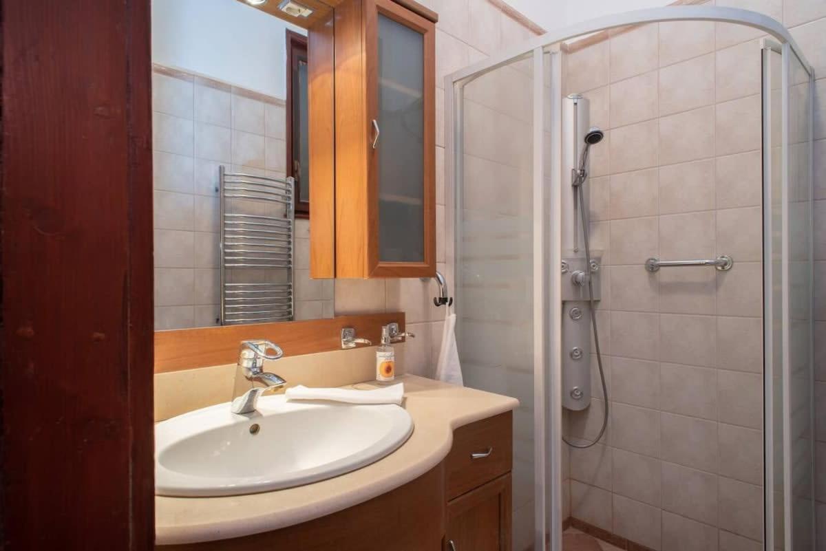Convenient Apartment In The Heart Of Downtown Budapest Exterior photo
