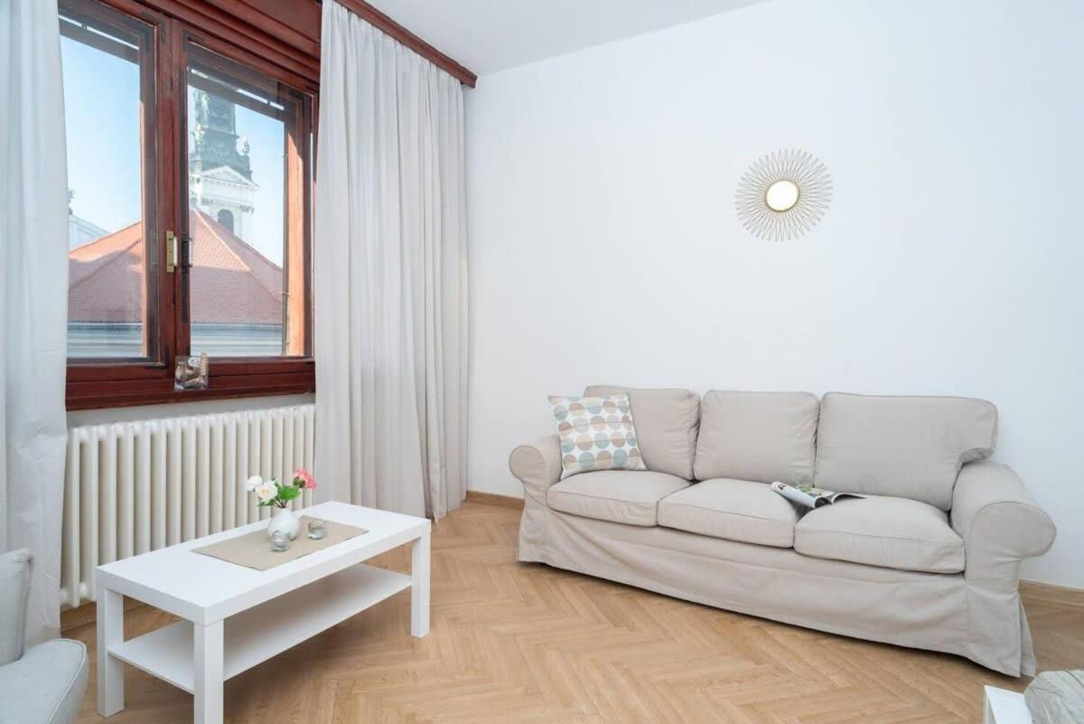Convenient Apartment In The Heart Of Downtown Budapest Exterior photo